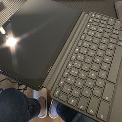 Lenovo Chromebook Duet, 2-in-1, 10.1" WUXGA (1920 x 1200) Display, MediaTek Helio P60T, 4GB LPDDR4X RAM, 64GB eMCP SSD, Integrated ARM G72 MP3 Graphic