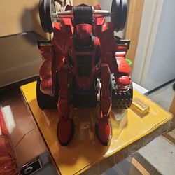 BLUE HAT,TRANSFORMING REMOTE CONTROL R/C CAR,CHANGE FROM CAR TO ROBOT,RED,6+,NEW