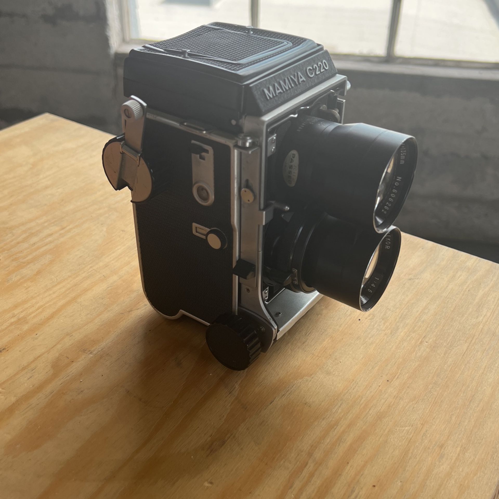 Mamiya C220 Medium Format Film Camera 