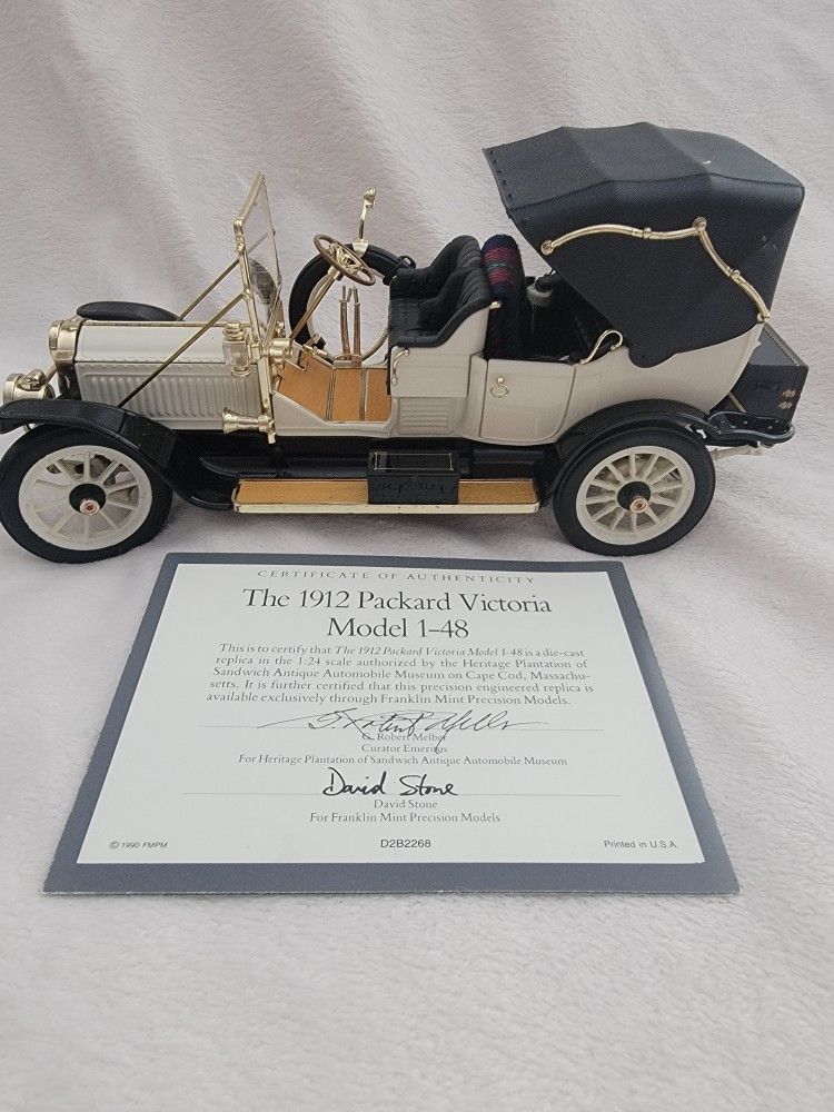 1912 PACKARD VICTORIA DIECAST CAR WITH CERTIFICATE OF AUTHENTICITY