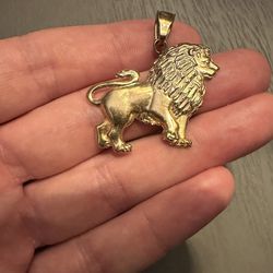 10k Gold Lion Pendant 