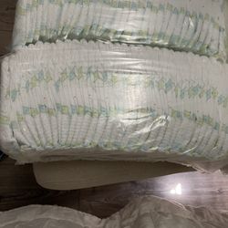 Kirkland Size 1 Diapers