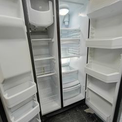 Black color side/side refrigerator with warranty delivery available fee depends on address 🏠🚛🛣️