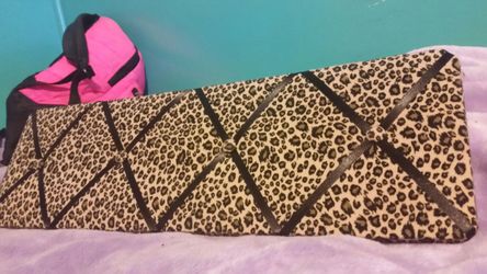 Leopard design wall decor