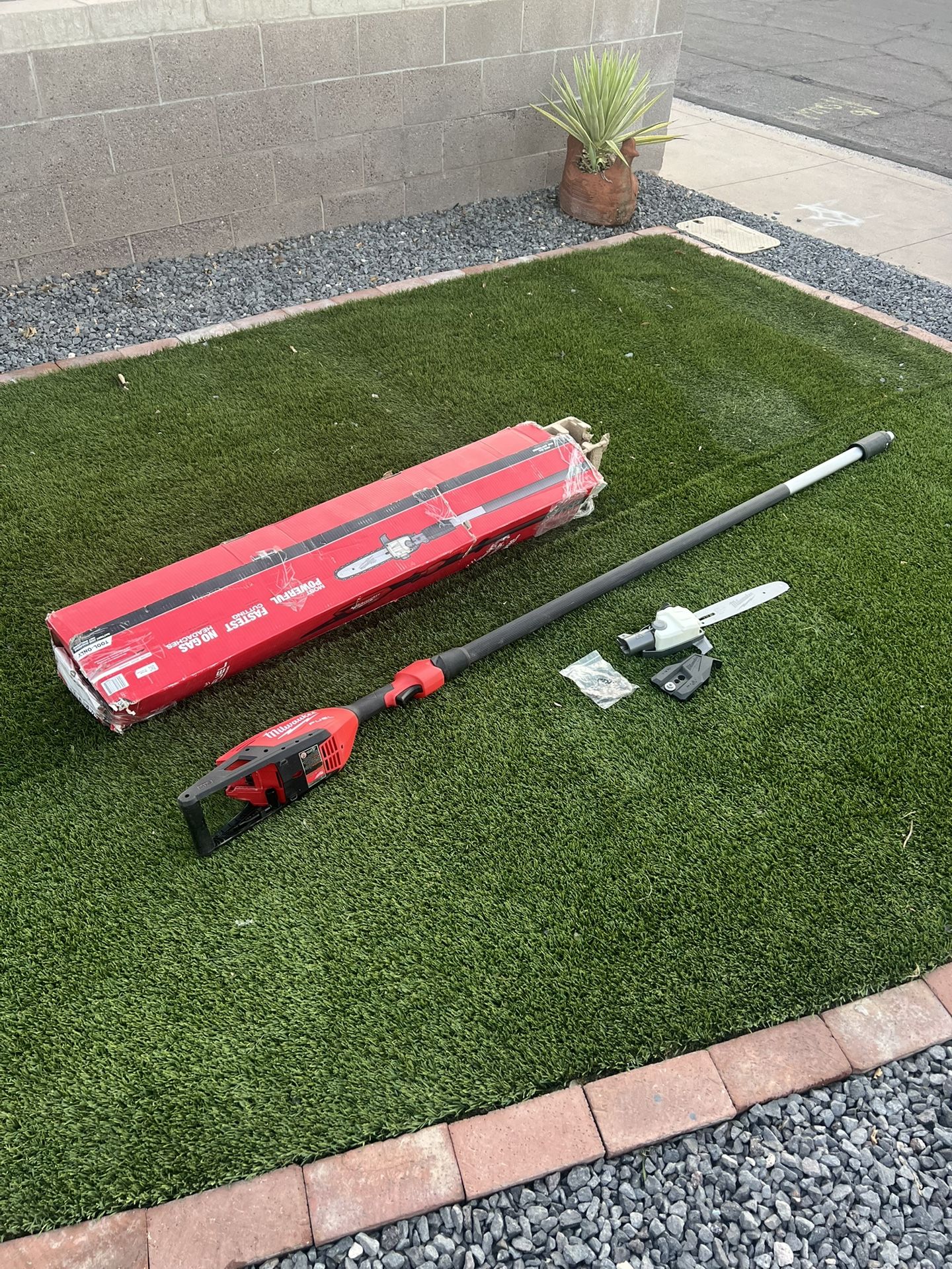 Milwaukee pole saw