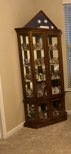 Curio cabinet