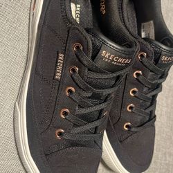 Skechers