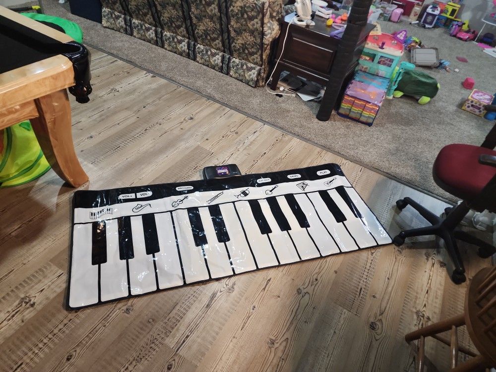 Giant Piano Playmat