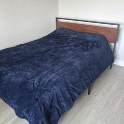 Queen Size Bed With Mattress 
