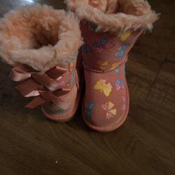 UGG Girls Boots – Size 8 youth