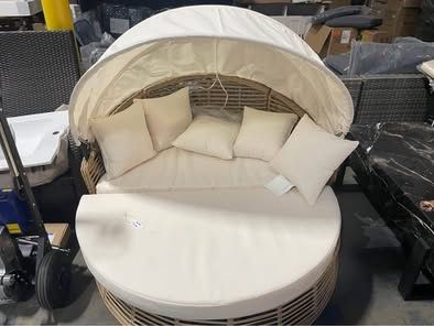 Assembled Outdoor Patio Round Daybed w/ Canopy Round Poolside Sofa Sunbed Rattan