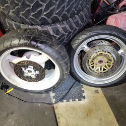 Suzuki bandit wheels front and rear with front rotors and tires