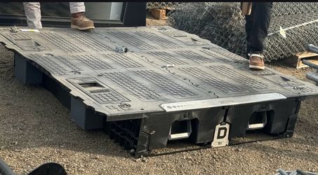 Decked truck bed box