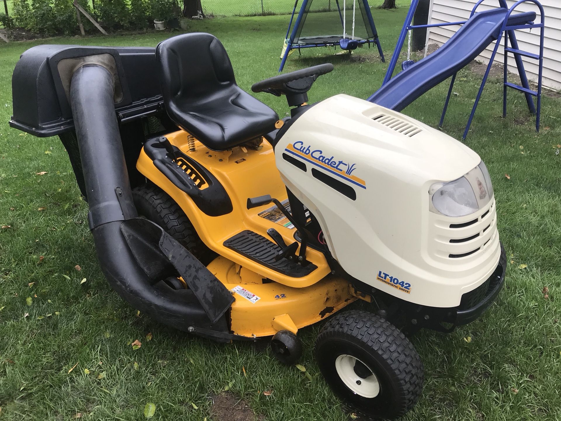 Cub cadet best sale lt42 bagger