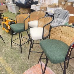 Stylish 360•Swibble Bar Chairs\ Stools