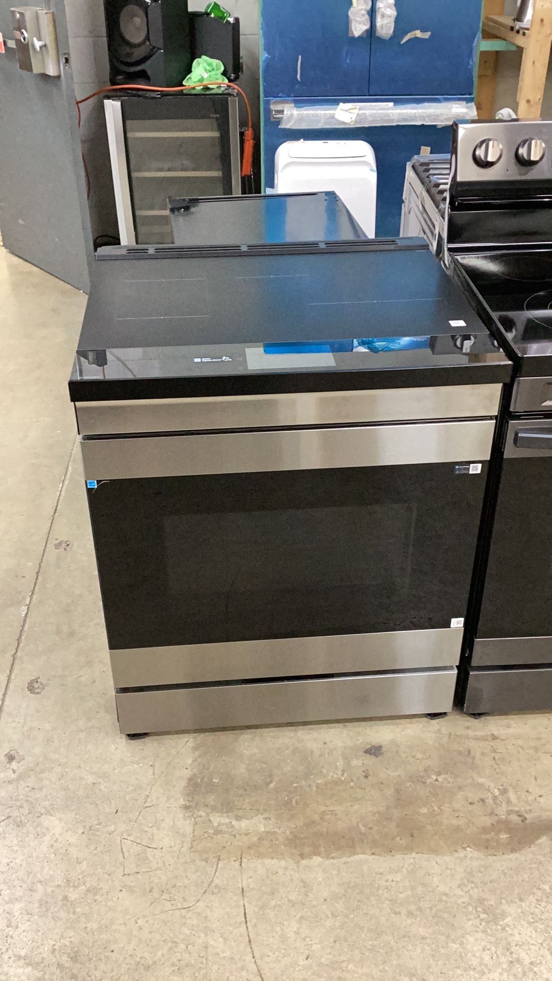 Samsung Stove New Scratch and Dent