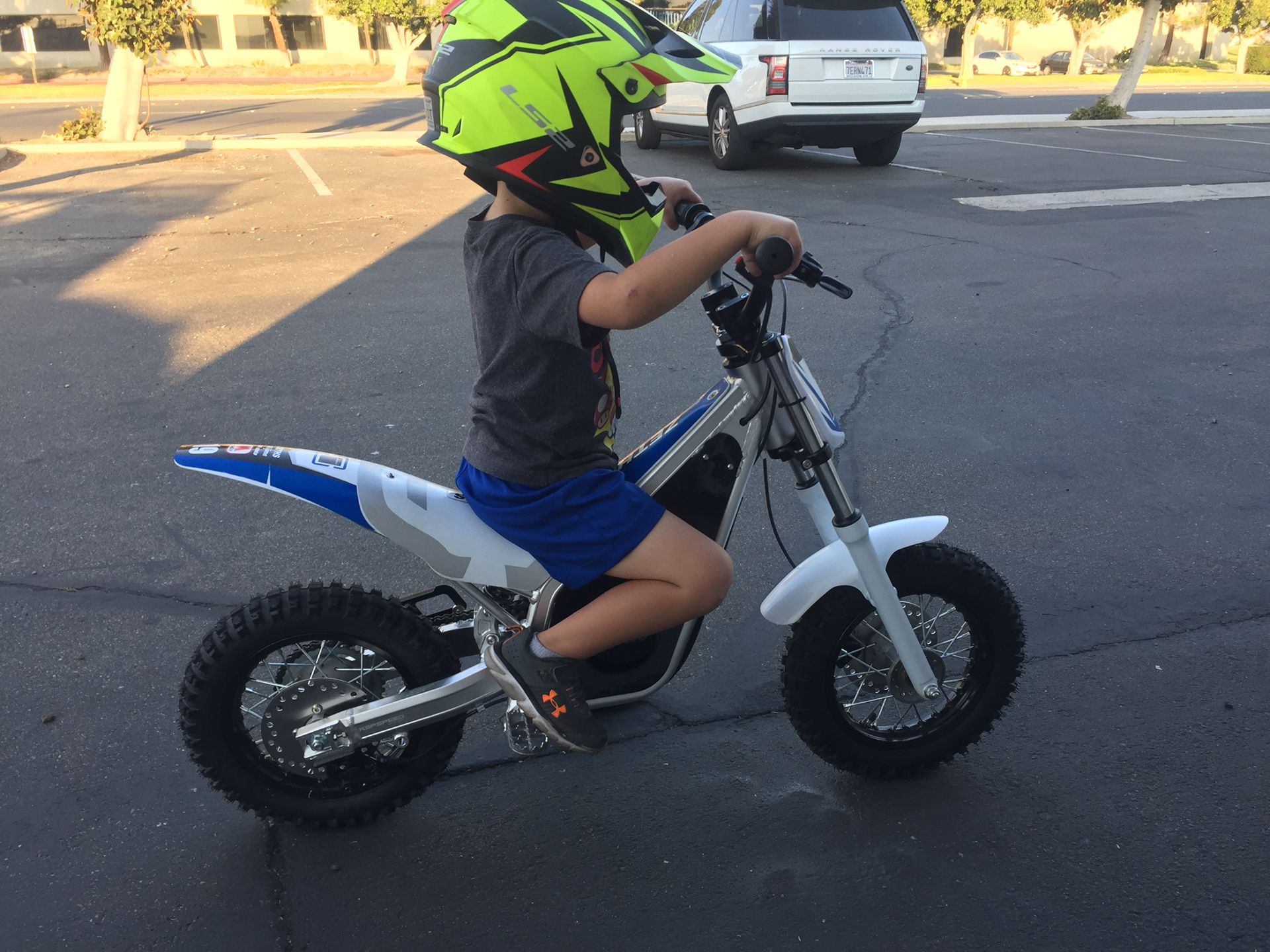 Photo Electric Trials dirt bike for kids. Dommano brand. For ages 48 years old. Brand new condition. Like the Oset 16R Beta trials bike