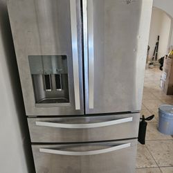 Whirlpool Refrigerator 
