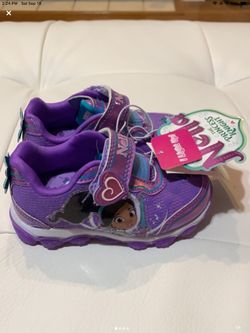 Nella the Princess Knight Sneakers Size 6