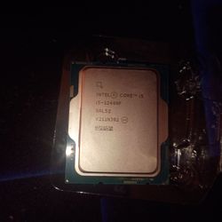 I5 12000f CPU chip.