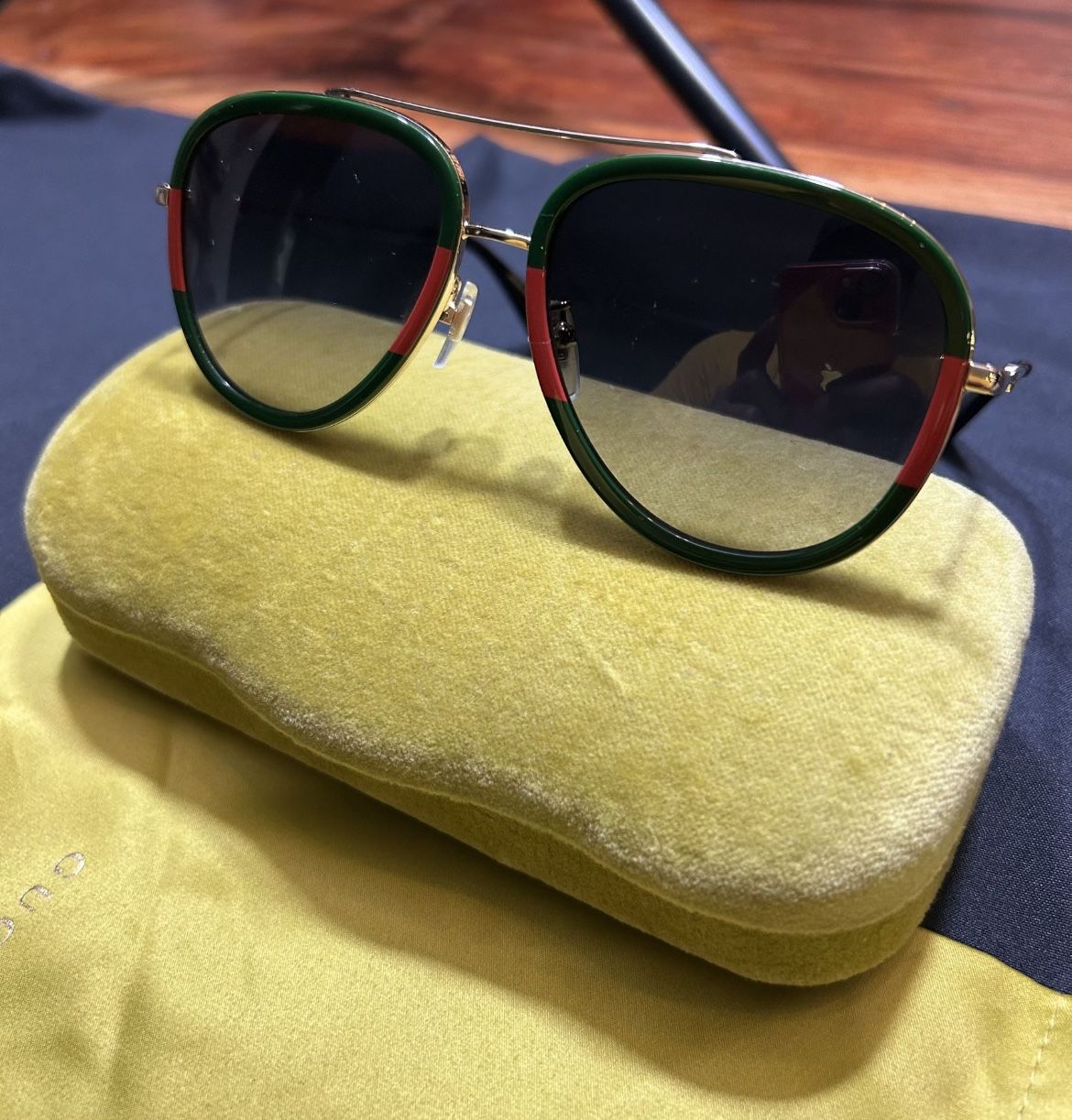 Gucci Aviator Sunglasses With Case And Silk Bag Retail $520