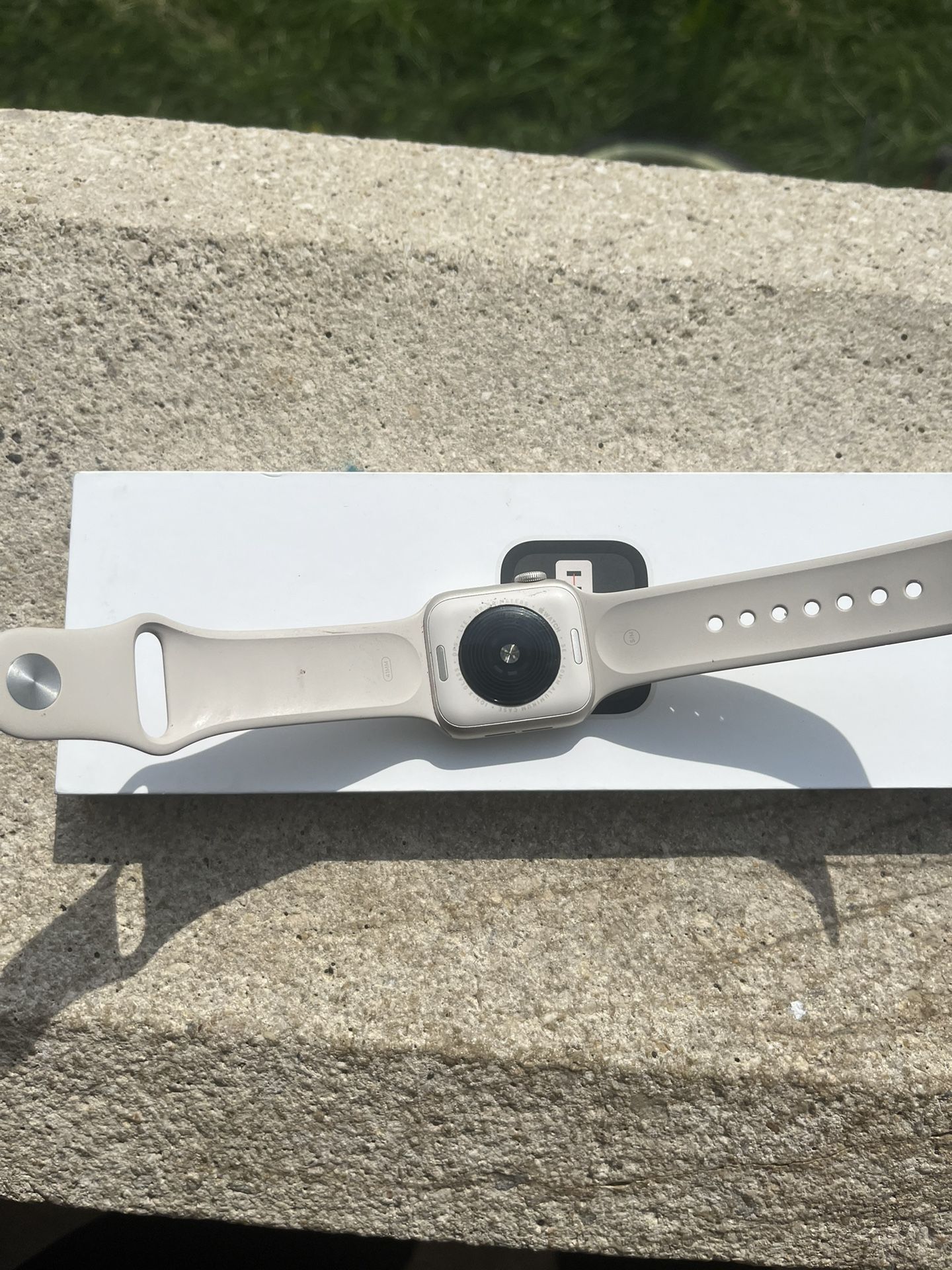 iPhone SE2nd Gen Apple Watch