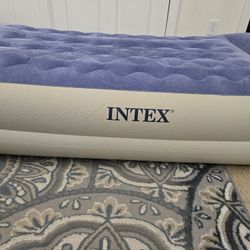 New Intex air mattress with air pump and bag