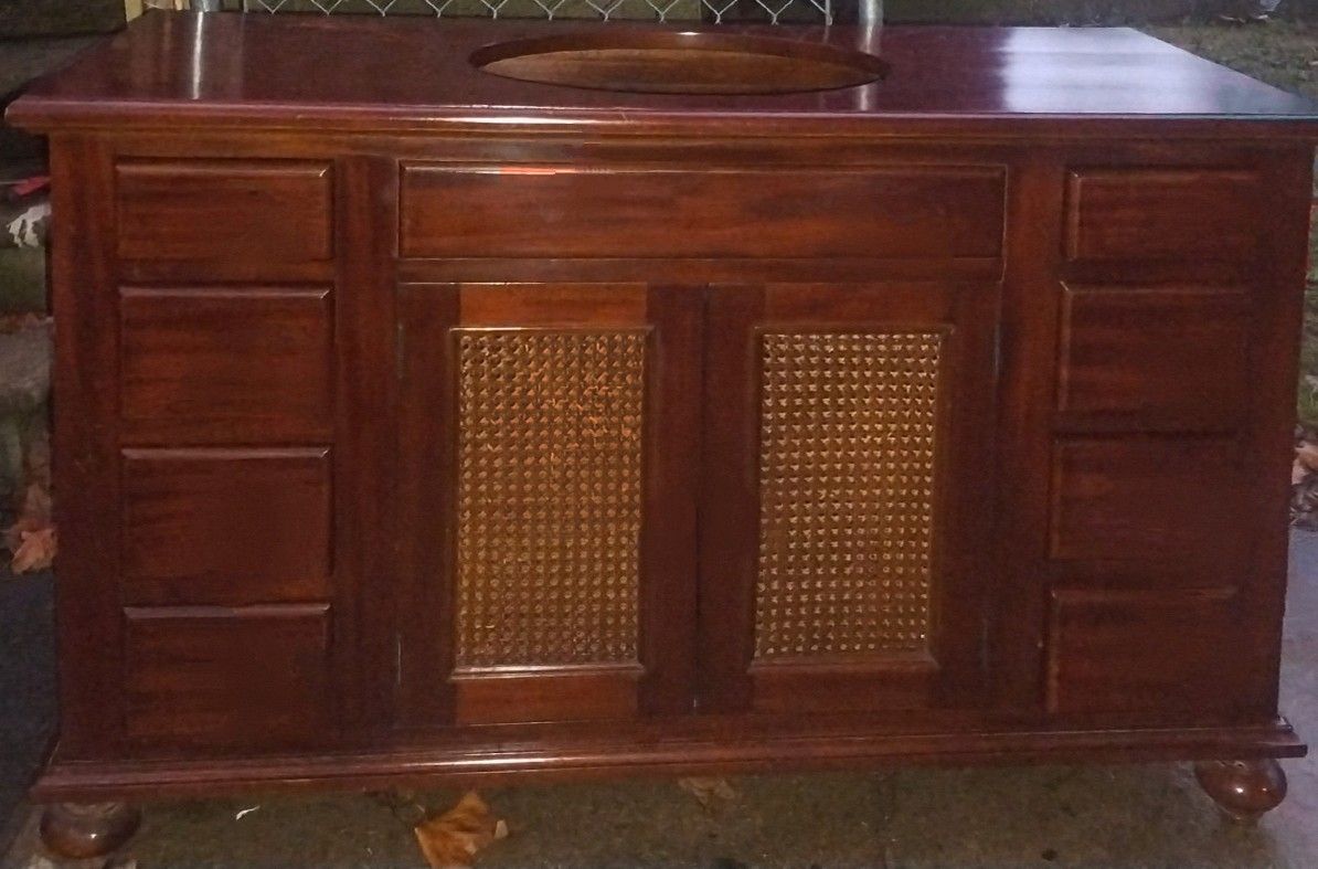 Elegant Vintage Mahogany Vanity