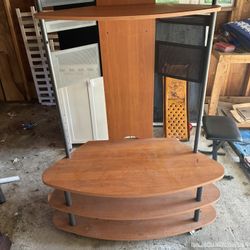 FREE ENTERTAINMENT CENTER 