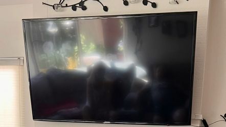 Samsung 55” Smart TV + Yamaha Soundbar + Sanus Full-Motion Mount