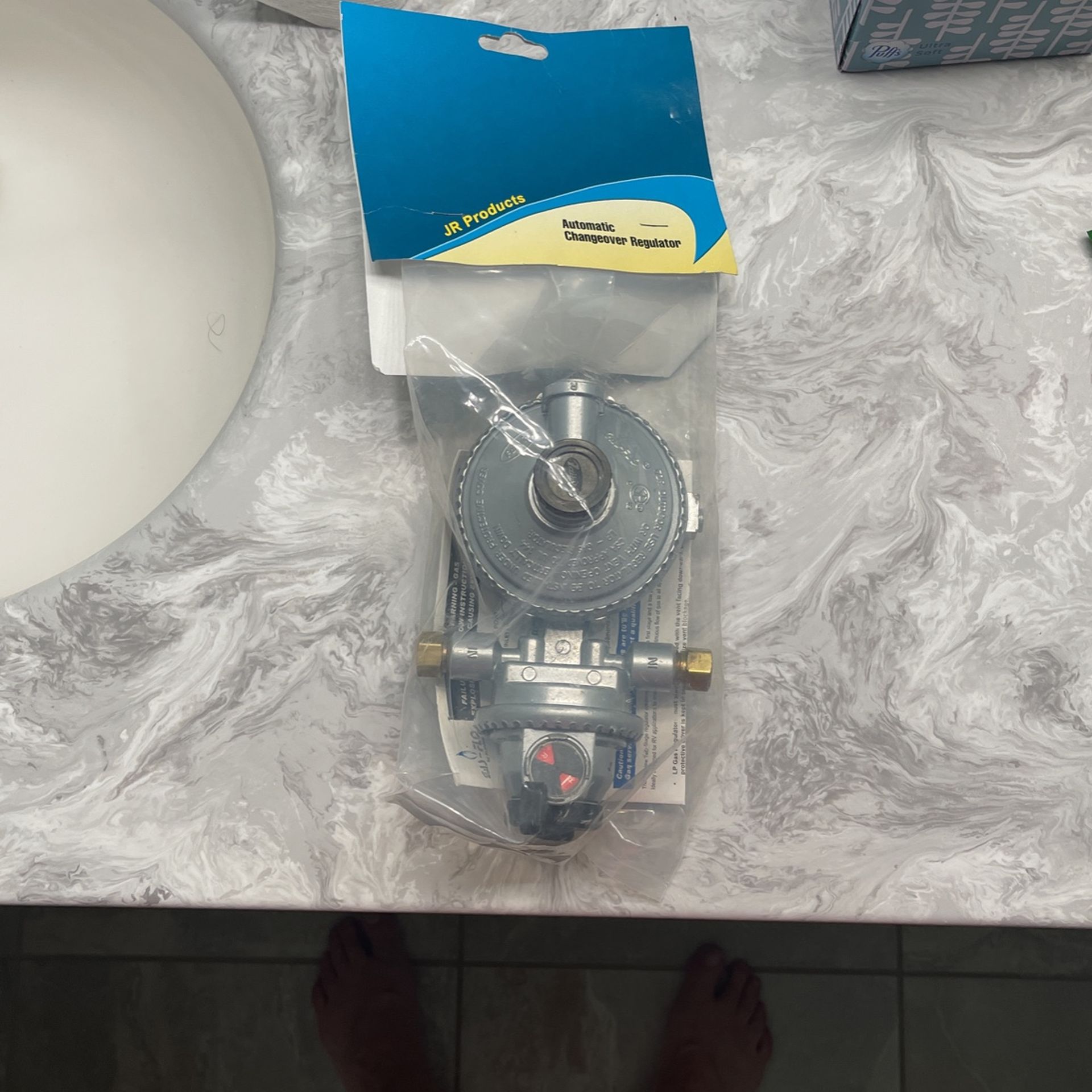 JR Products 07-30395 Automatic Changeover Regulator - Fairview Style