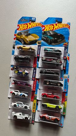 120 Hot Wheels Die-Cast Cars Lot of 14