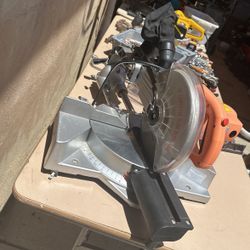 CHICAGO.  10 Compound. Slide Miter Saw