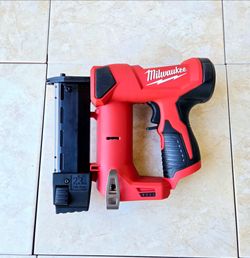 Milwaukee 12V Pin Nailer 23 Guage