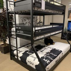 Dicarlo Twin/Twin/Queen Triple Bunk Bed -1