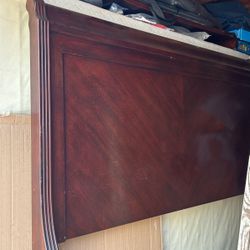 Queen Bed Complete With Hardware And Rails