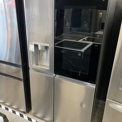 LG InstaView Side By Side Refrigerator With Craft Ice 