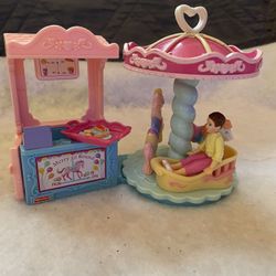 Sweet streets Play Set carousel with doll