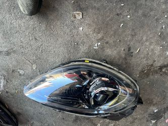 2019 2025 Porsche macan passenger right headlight