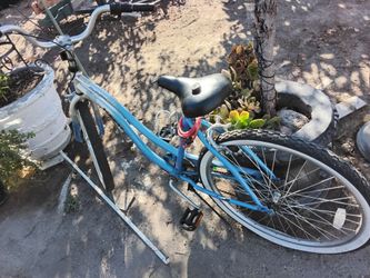 Women's beach cruiser