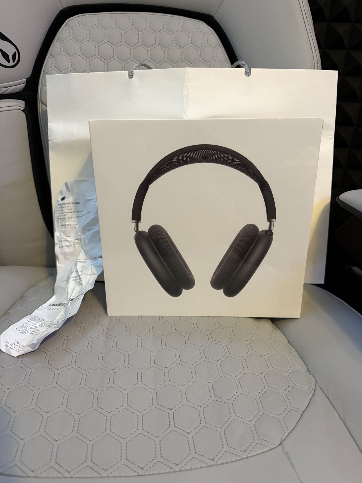 Apple airpods maxes (lightning)
