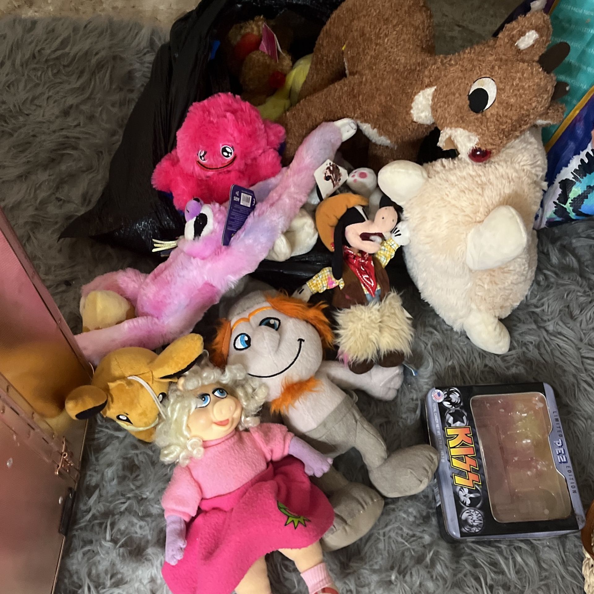 Lot Of Stuffed animals