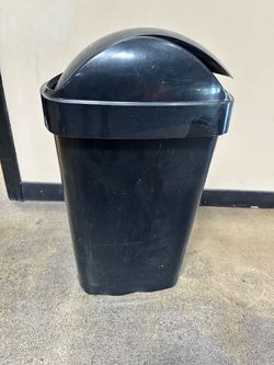 Umbra Black Swing-Top Trash Can / Wastebasket – $15