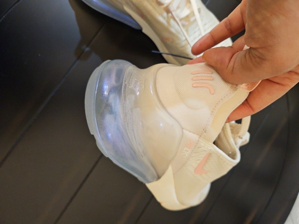 Nike Women's Air Max 270 Shoes Size 6.5