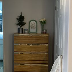 5 Drawer Wood Dresser 