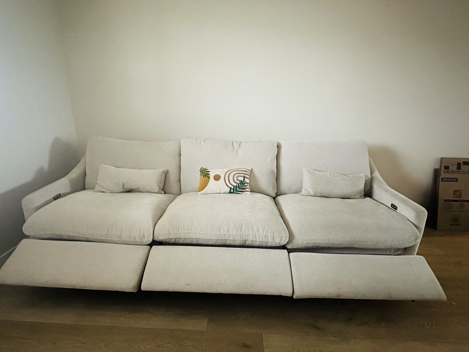 Kennedy Cream 122” 3-Piece Power Reclining Modular Sofa – Great Condition