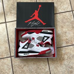 Air Jordan 4 Retro Size 6.5Y White Fire Red 