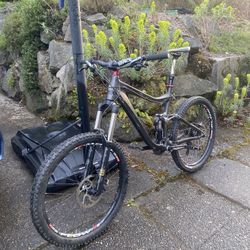 Rocky Moutan Slayer Mountain Bike 