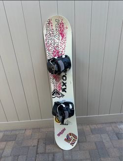 Roxy snowboard with flow bindings!