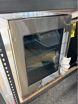 Thermador 24” Wide Stainless Steel Undercounter Refrigerator